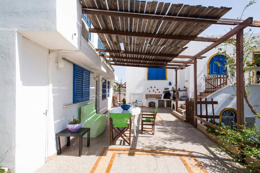 Wavedance Accommodation Salamis Exterior photo