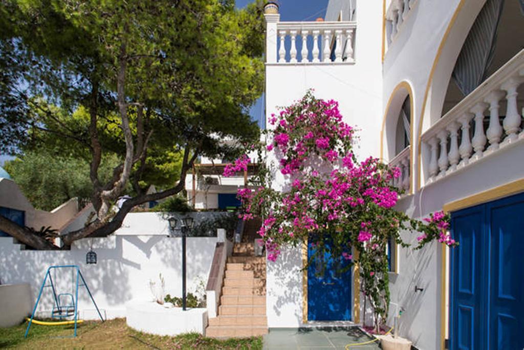 Wavedance Accommodation Salamis Exterior photo