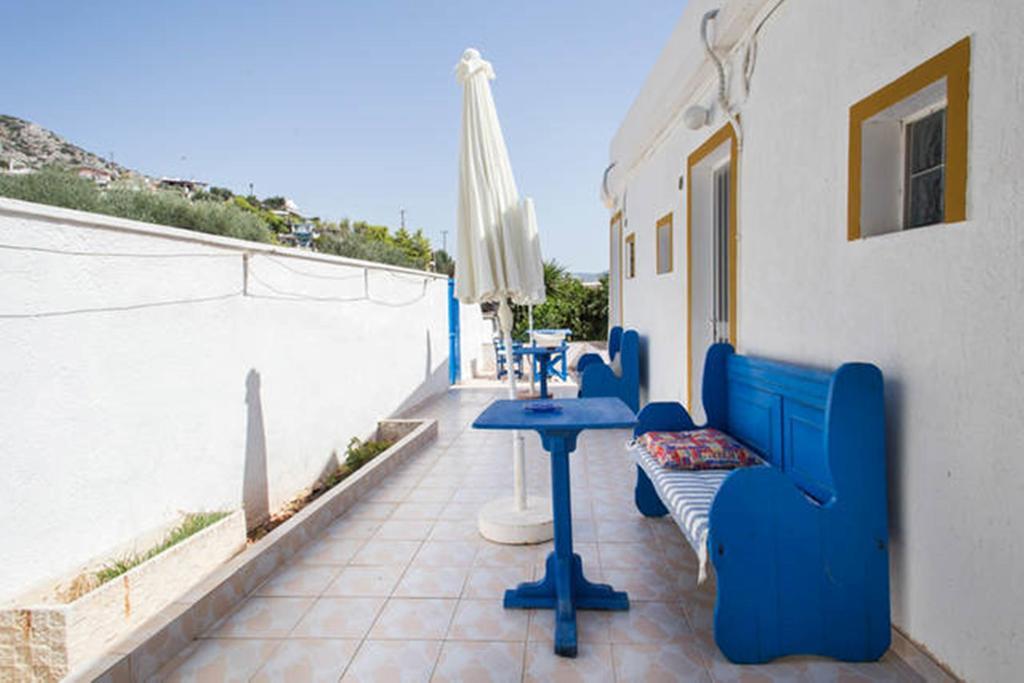 Wavedance Accommodation Salamis Exterior photo