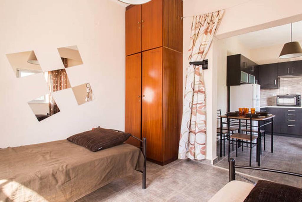 Wavedance Accommodation Salamis Exterior photo