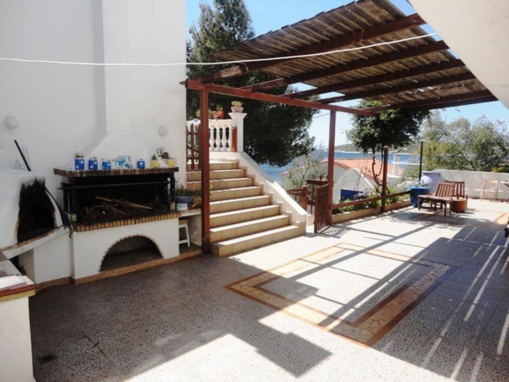 Wavedance Accommodation Salamis Exterior photo