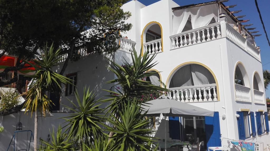 Wavedance Accommodation Salamis Exterior photo